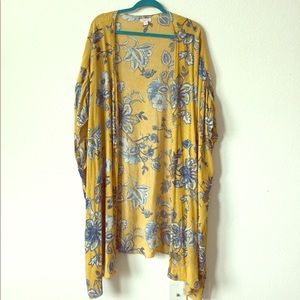 Yellow and blue flower pattern kimono